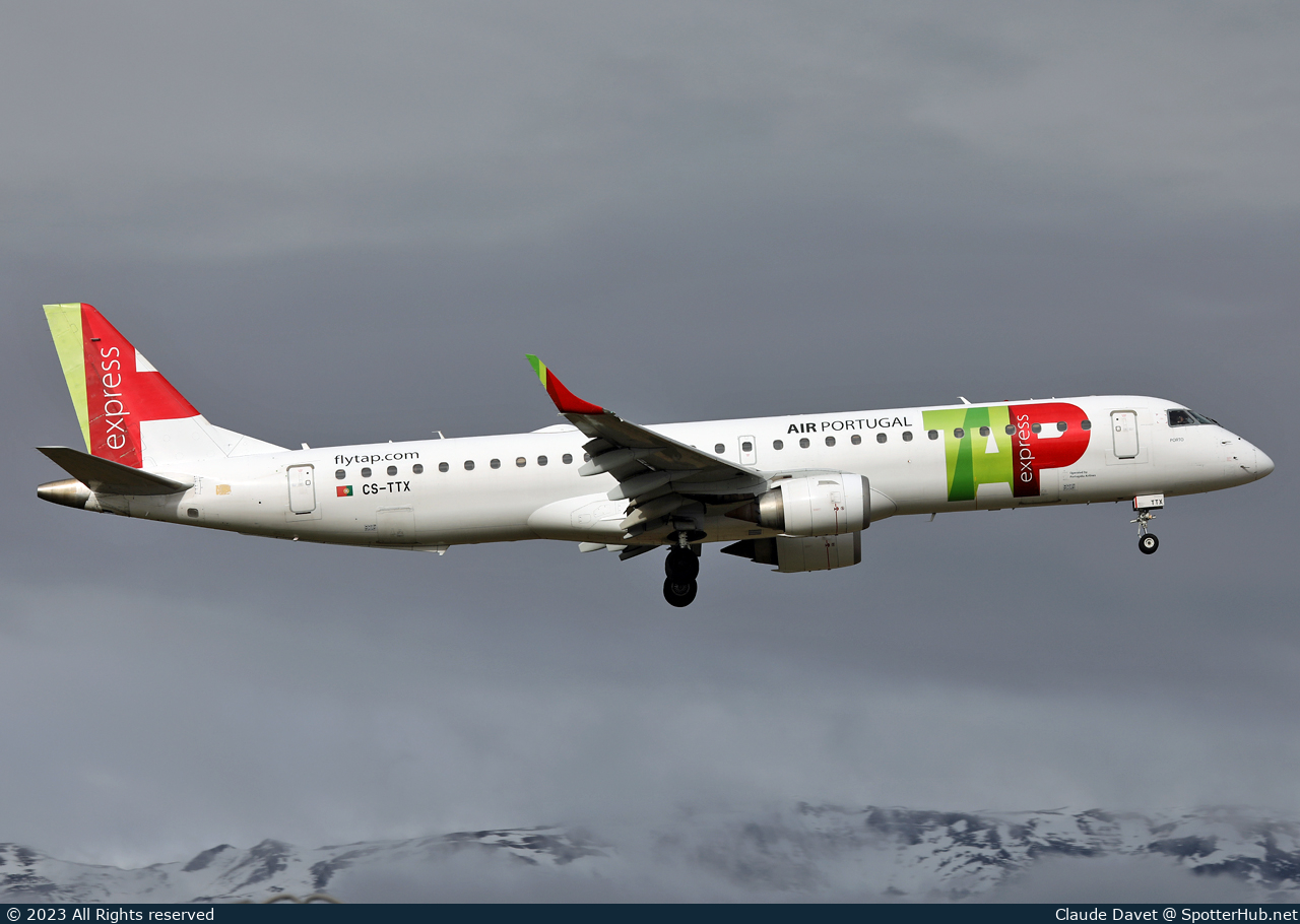 Photo of CS-TTX - Embraer ERJ-195AR operated by TAP Express (opb Portugália Airlines)
