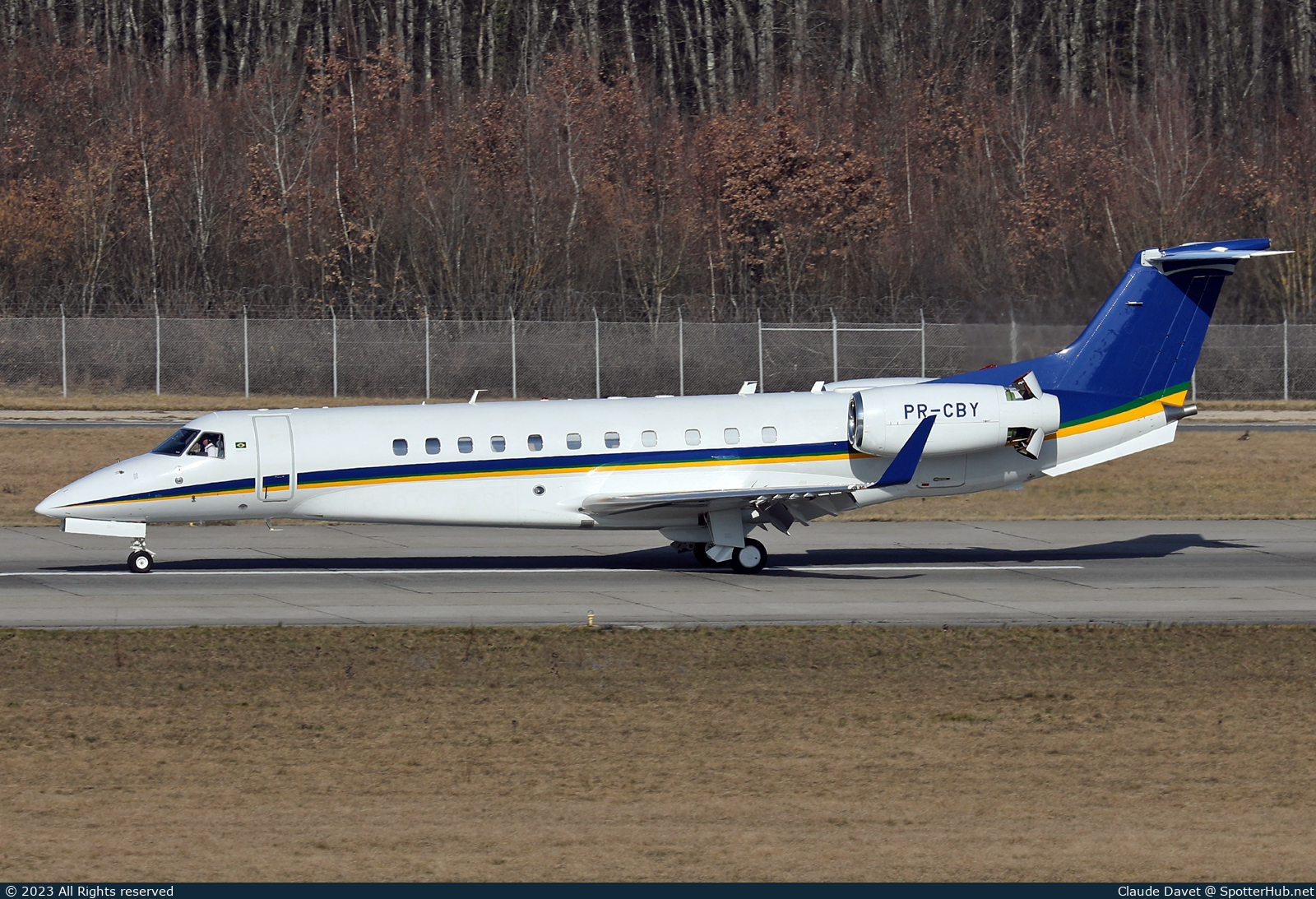 Photo of PR-CBY - Embraer Legacy 650 operated by Brasil Warrant