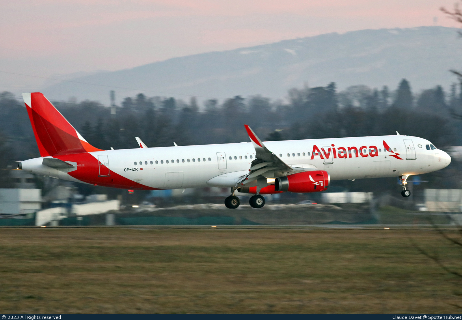 Photo of OE-IZR - Airbus A321-231 operated by Deucalion Aviation