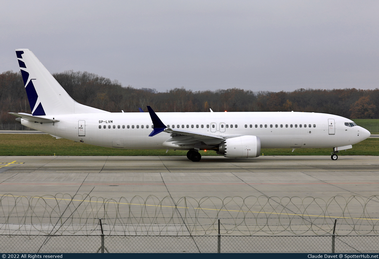 Photo of SP-LVM - Boeing 737 MAX 8 operated by LOT Polish Airlines