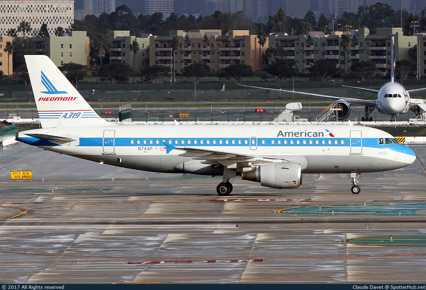 Photo of N744P - Airbus A319-112 operated by American Airlines
