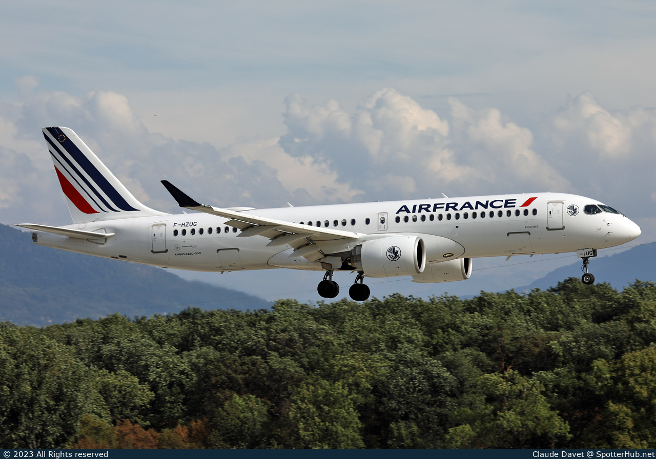 Photo of F-HZUG - Airbus A220-300 operated by Air France