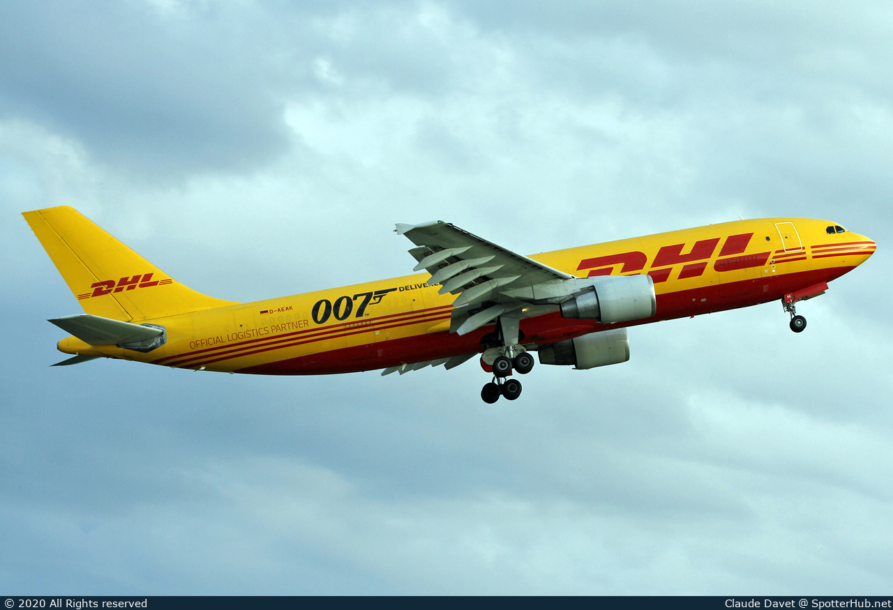 Photo of D-AEAK - Airbus A300B4-622R(F) operated by European Air Transport