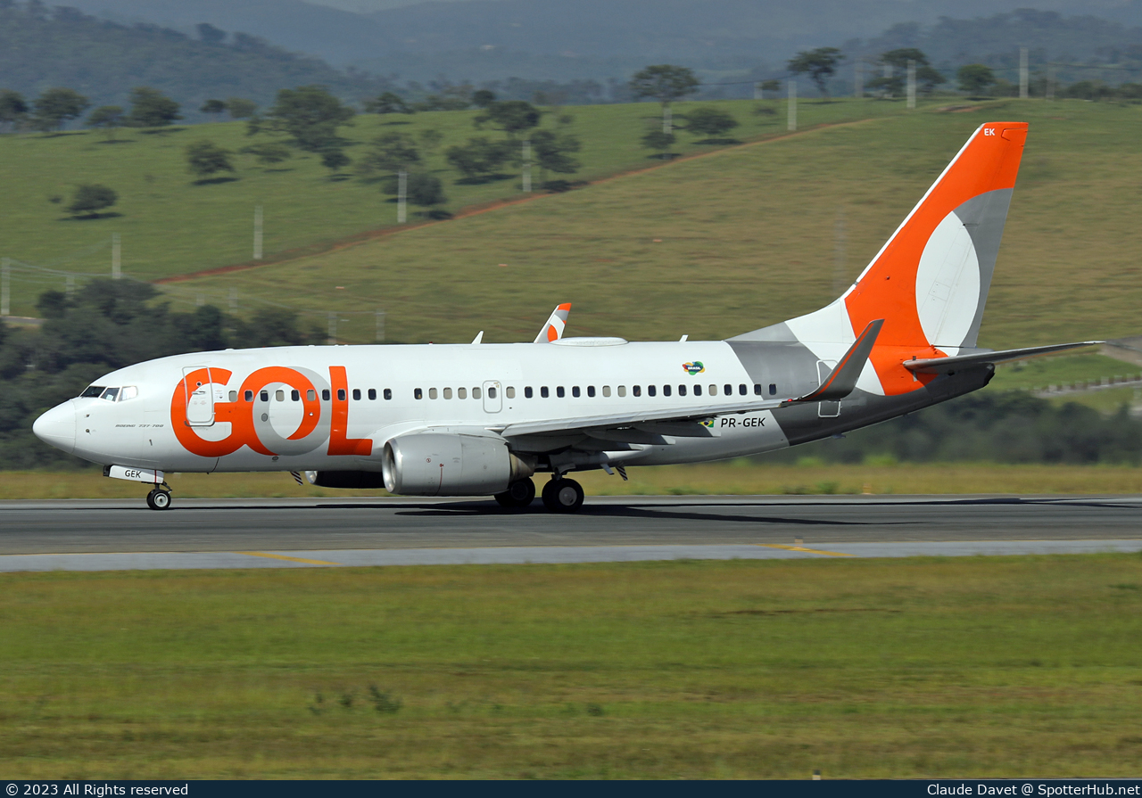 Photo of PR-GEK - Boeing 737-76N operated by GOL Linhas Aéreas