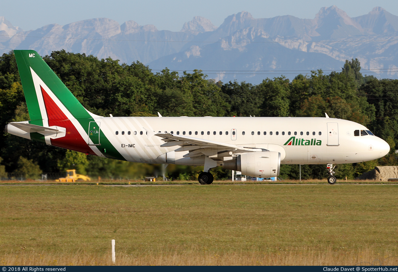 Photo of EI-IMC - Airbus A319-112 operated by Alitalia