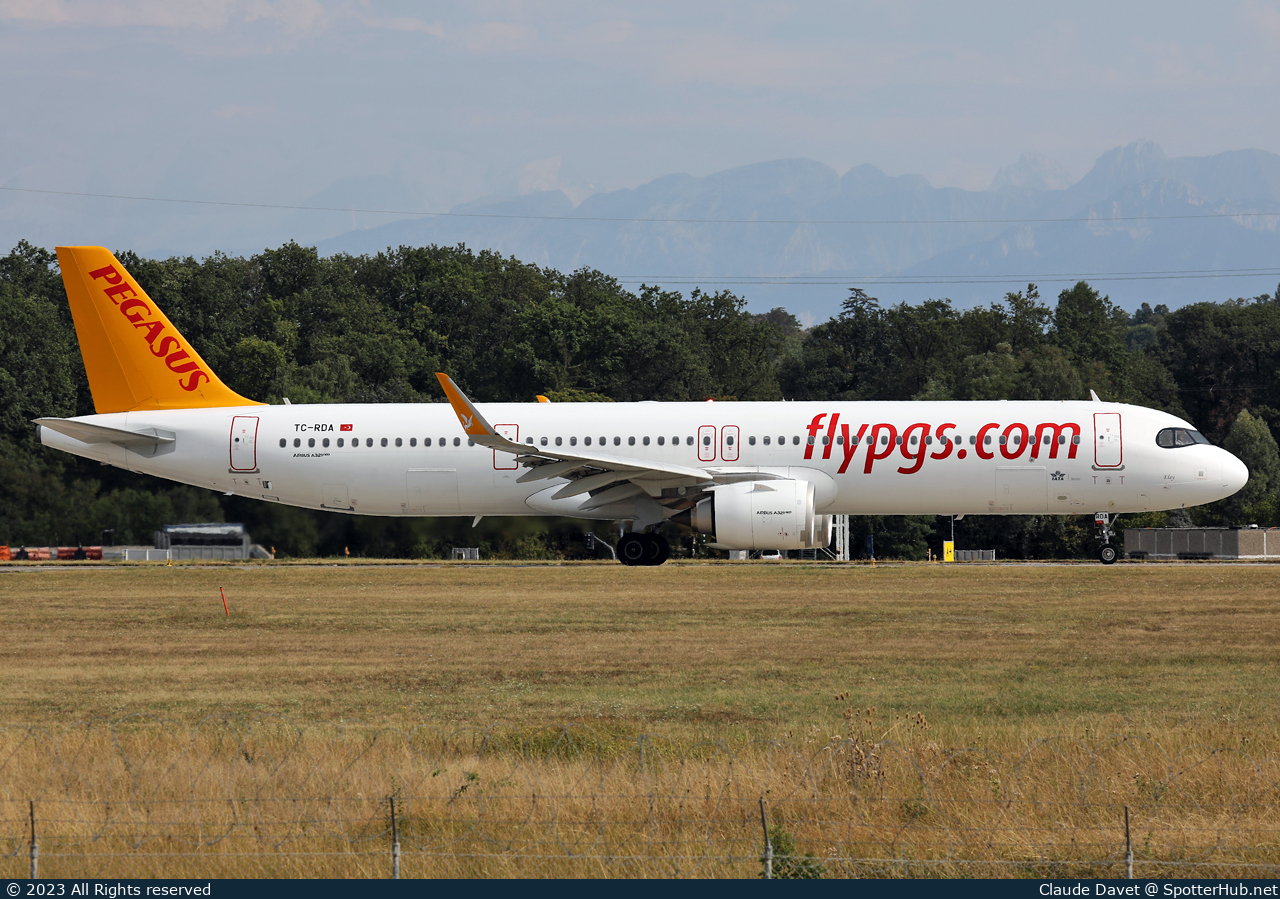 Photo of TC-RDA - Airbus A321-251NX operated by Pegasus Airlines