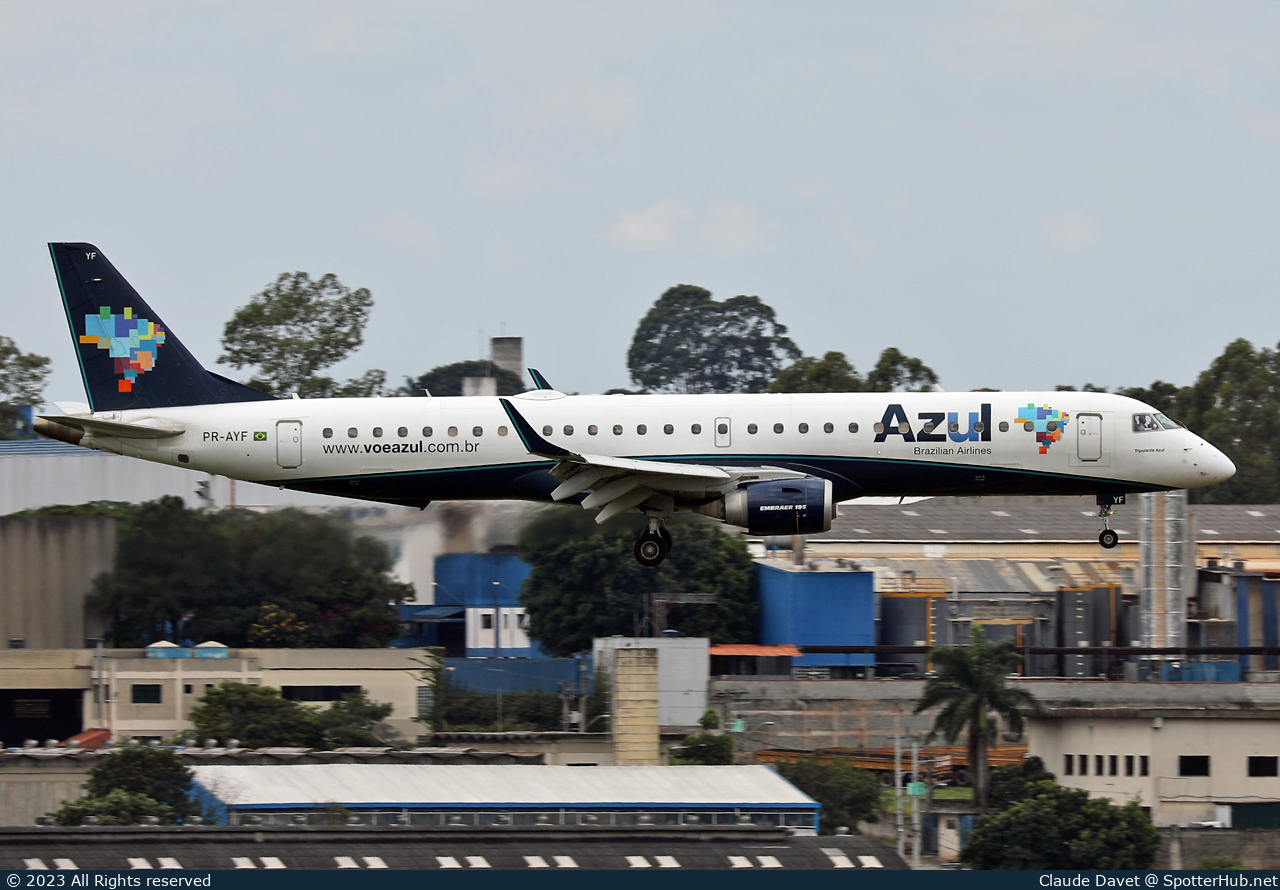 Photo of PR-AYF - Embraer ERJ-195LR operated by Azul