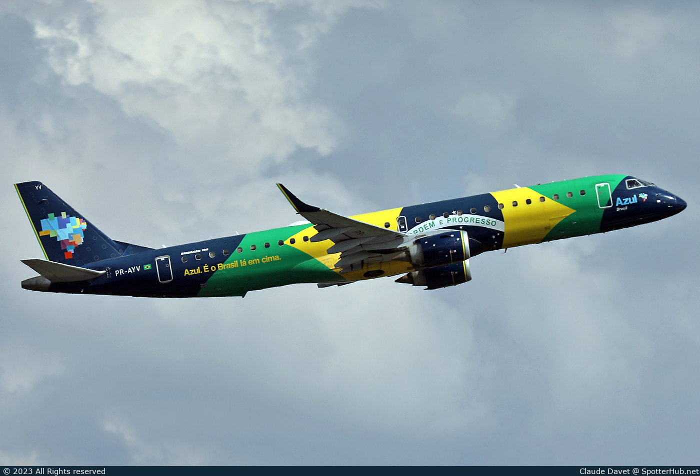 Photo of PR-AYV - Embraer ERJ-195LR operated by Azul