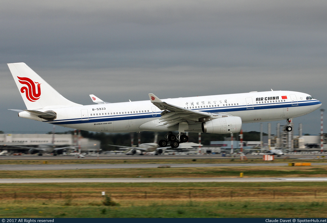 Photo of B-5933 - Airbus A330-243 operated by Air China