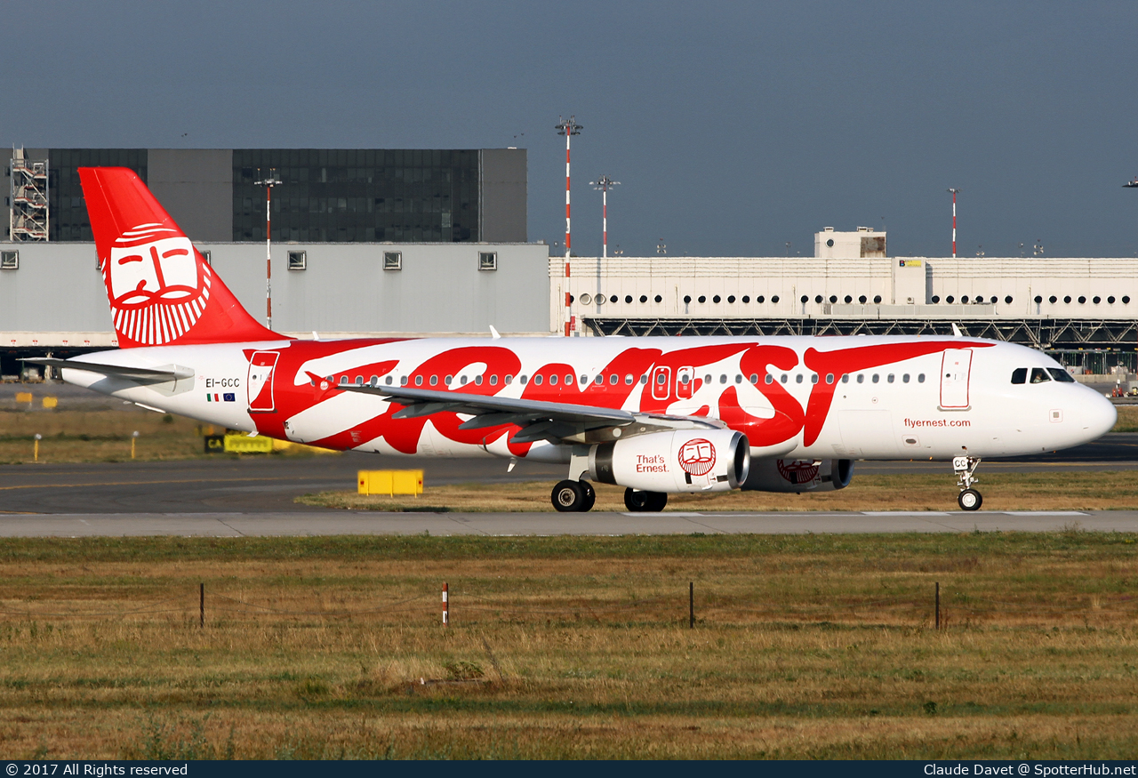 Photo of EI-GCC - Airbus A320-233 operated by Ernest