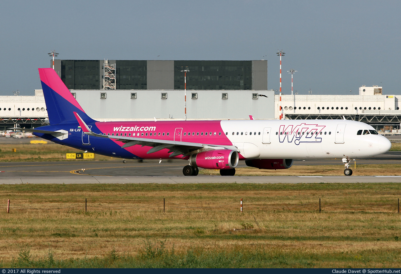 Photo of HA-LXQ - Airbus A321-231 operated by Wizz Air