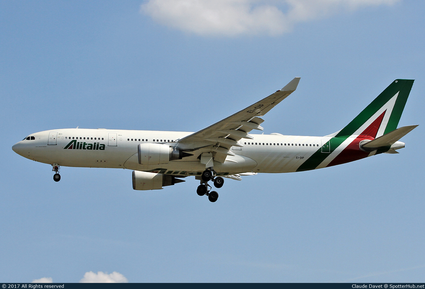 Photo of EI-DIP - Airbus A330-202 operated by Alitalia