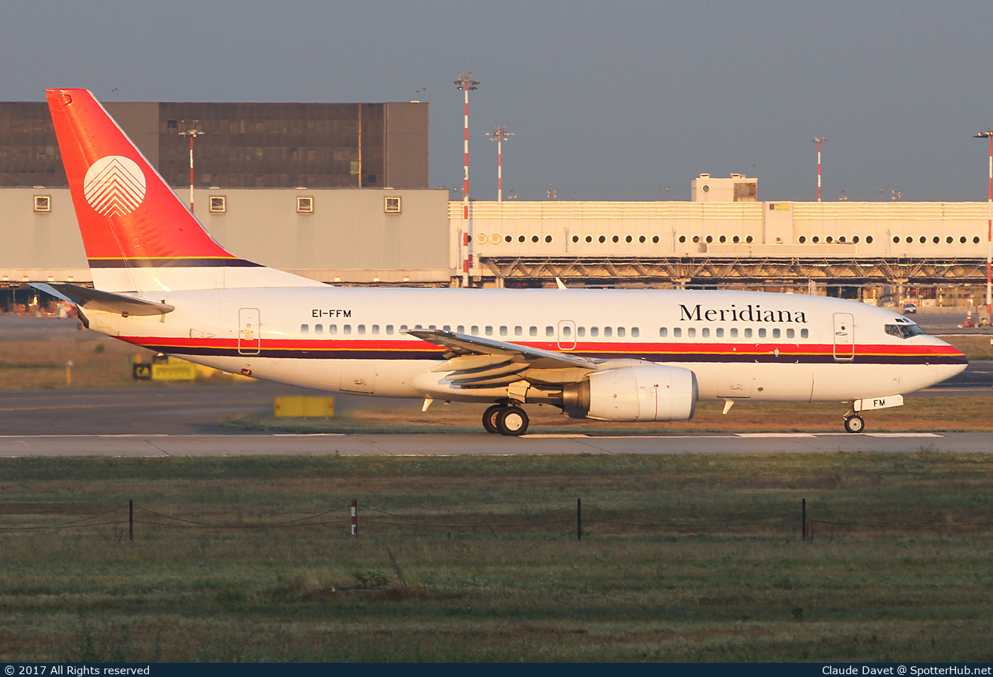 Photo of EI-FFM - Boeing 737-73S operated by Meridiana