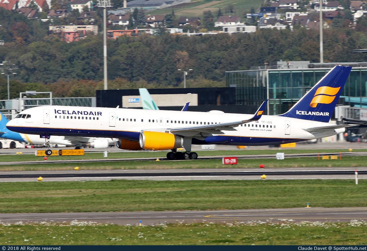 Photo of TF-ISS - Boeing 757-223 operated by Icelandair