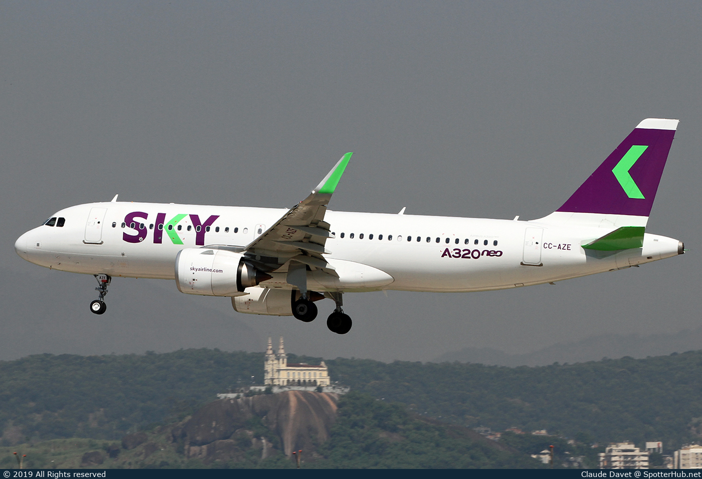 Photo of CC-AZE - Airbus A320-251N operated by Sky Airline