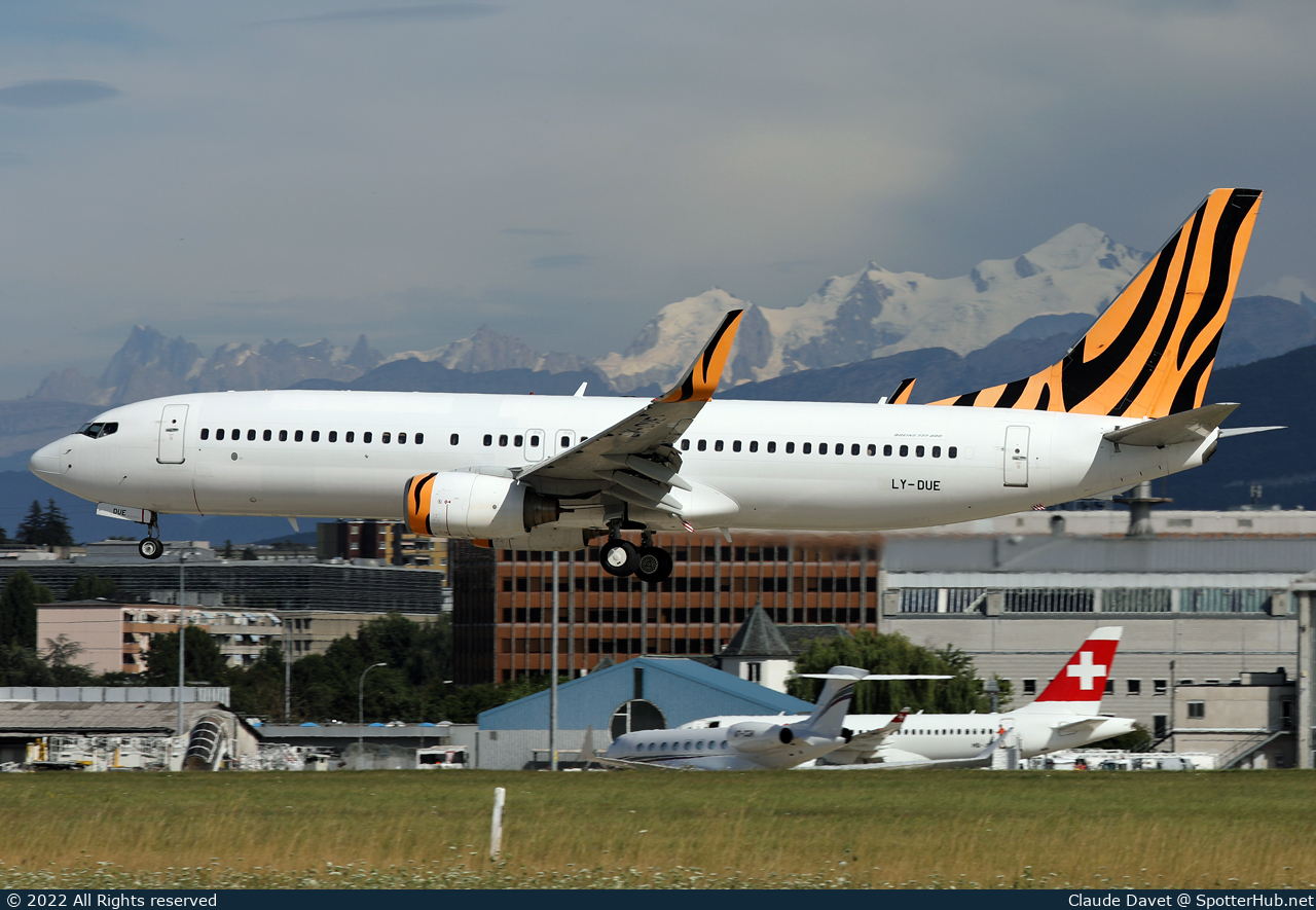 Photo of LY-DUE - Boeing 737-8FE operated by GetJet Airlines
