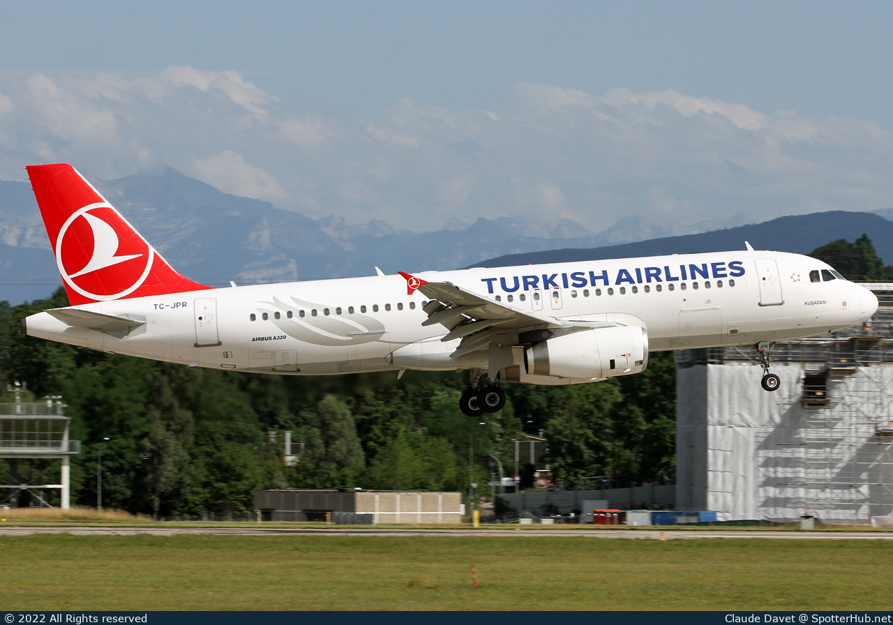 Photo of TC-JPR - Airbus A320-232 operated by Turkish Airlines