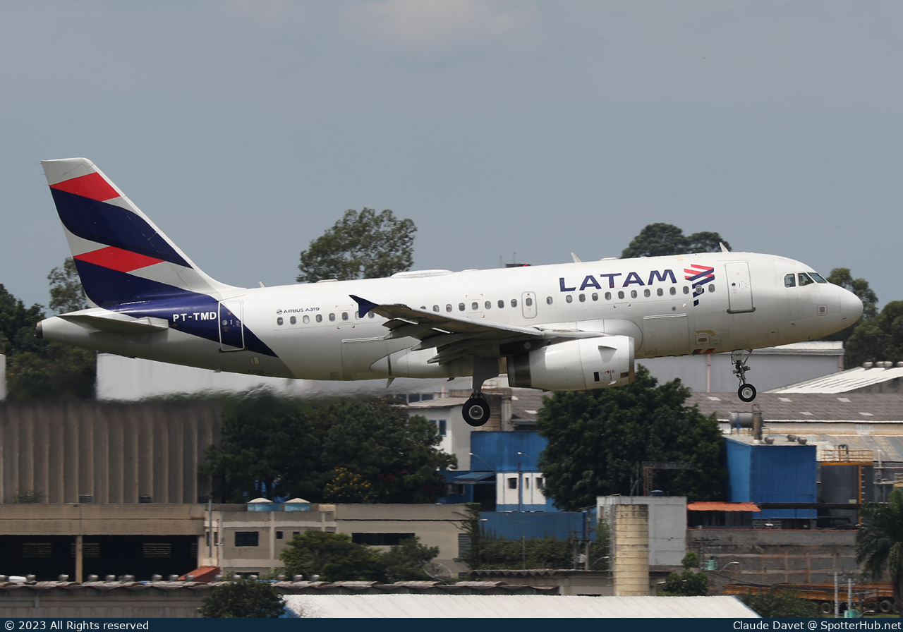 Photo of PT-TMD - Airbus A319-132 operated by LATAM Airlines Brasil