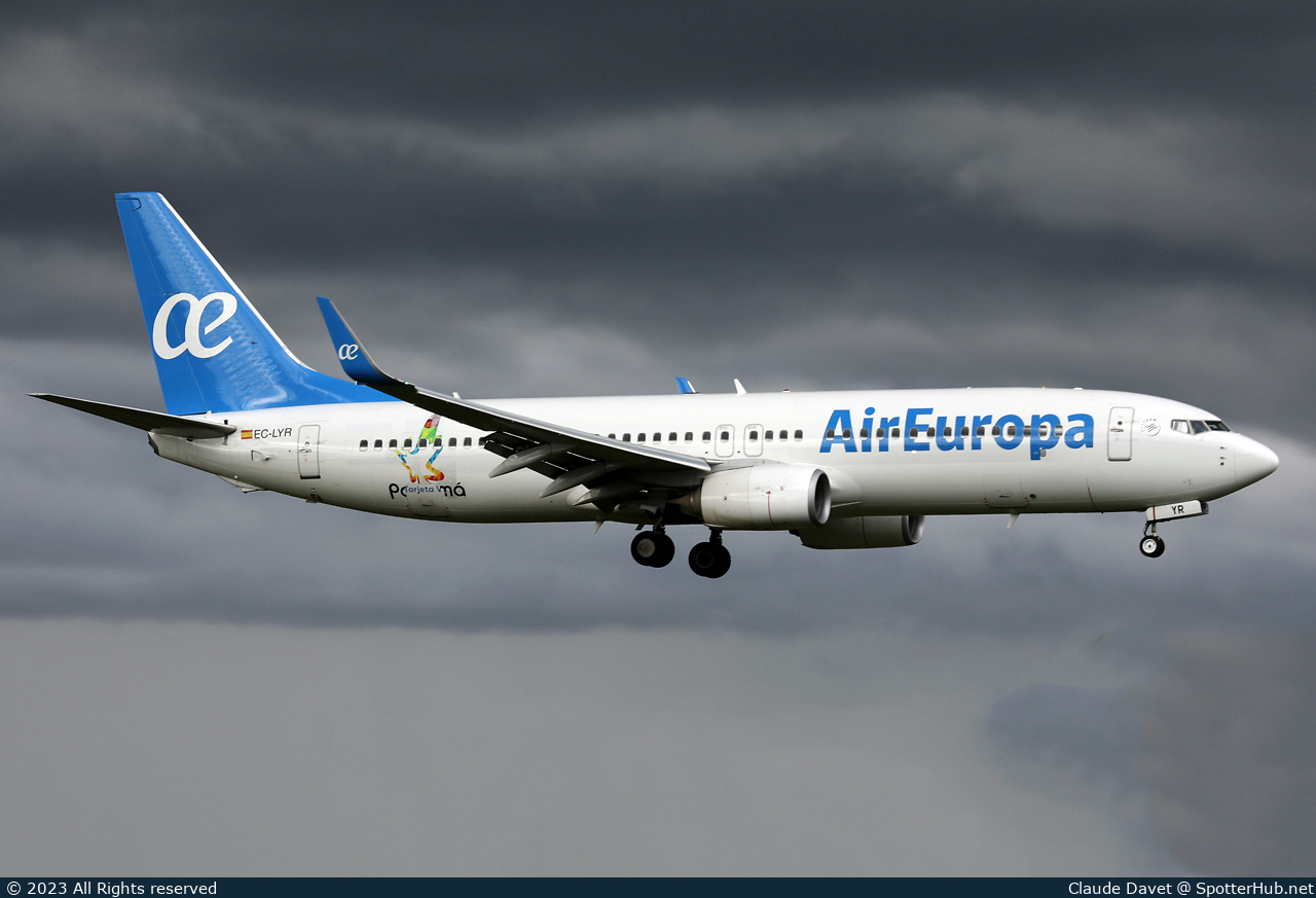 Photo of EC-LYR - Boeing 737-85P operated by Air Europa