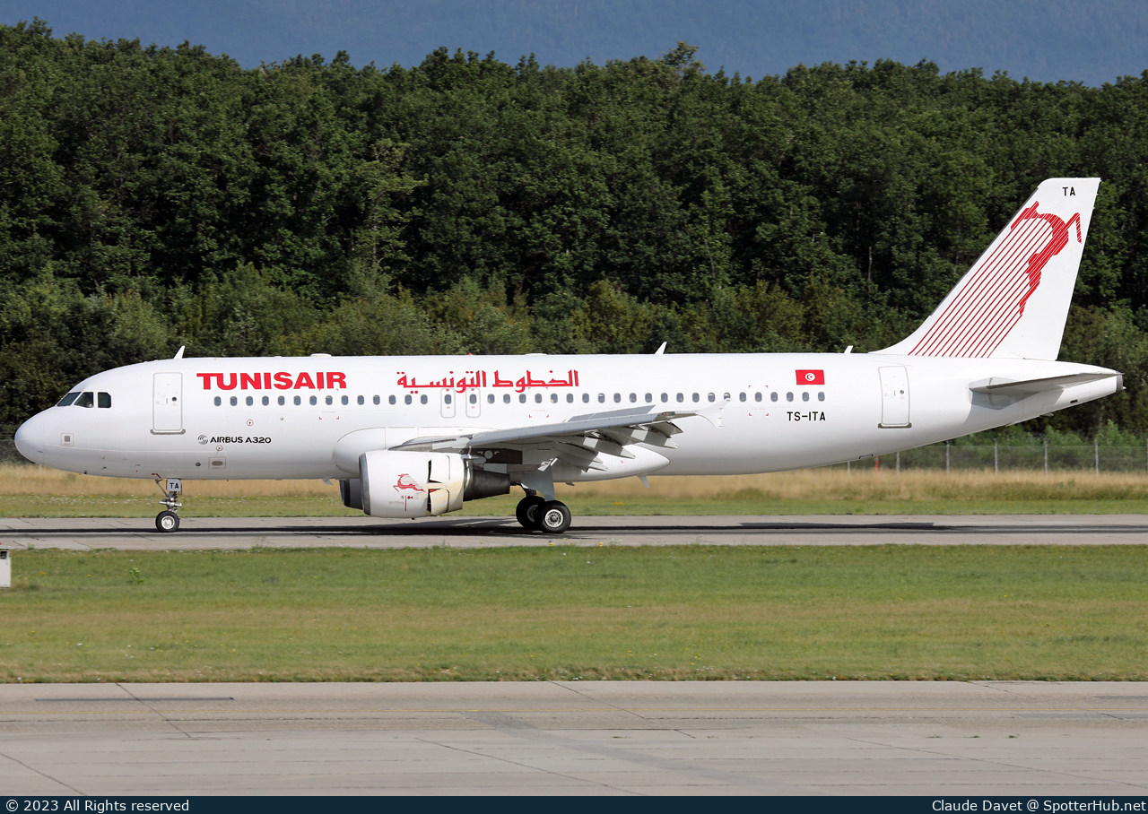 Photo of TS-ITA - Airbus A320-214 operated by Tunisair