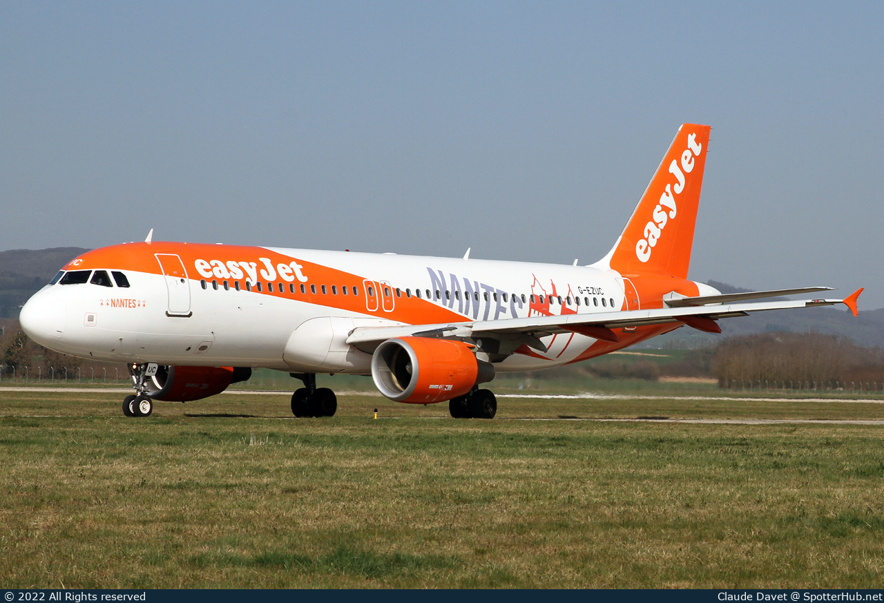Photo of G-EZUC - Airbus A320-214 operated by easyJet