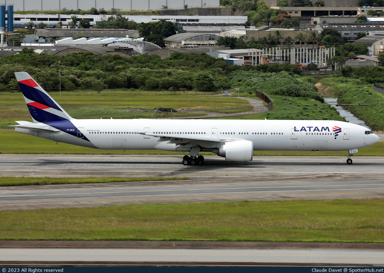 Photo of PT-MUE - Boeing 777-32W(ER) operated by LATAM Airlines Brasil