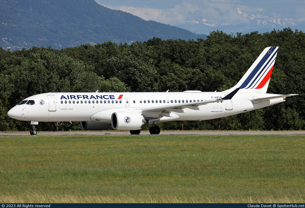 Photo of F-HZUD - Airbus A220-300 operated by Air France