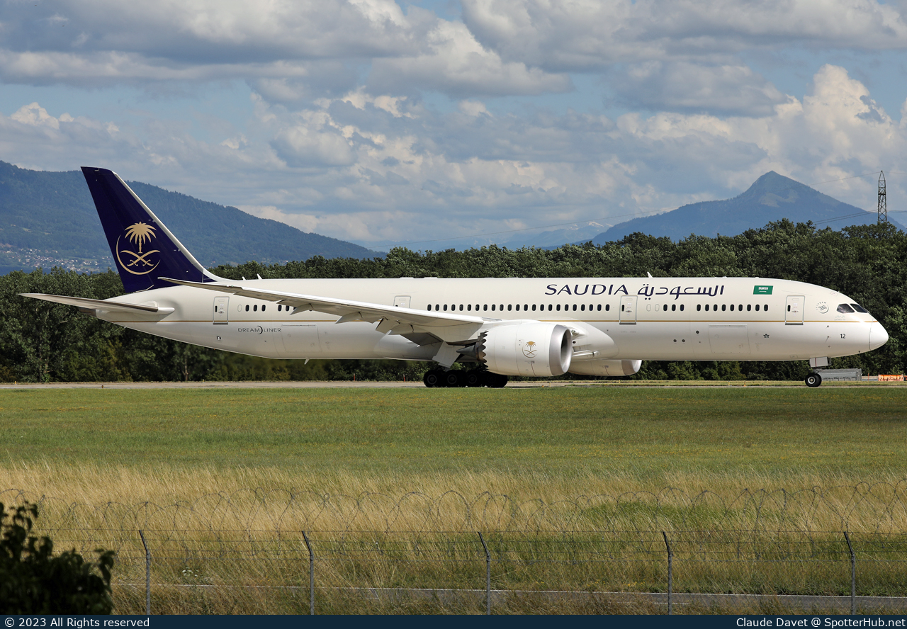 Photo of HZ-AR12 - Boeing 787-9 Dreamliner operated by Saudia