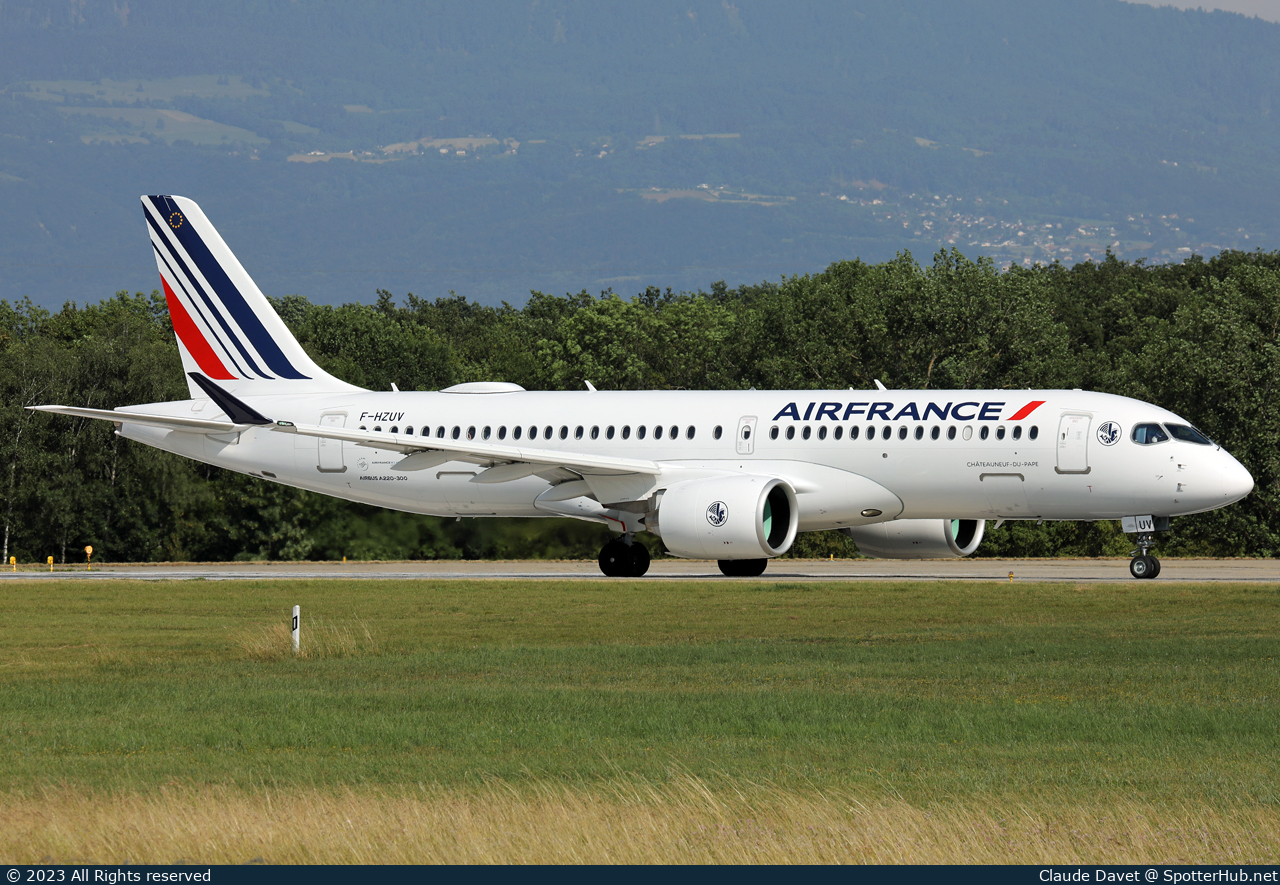 Photo of F-HZUV - Airbus A220-300 operated by Air France