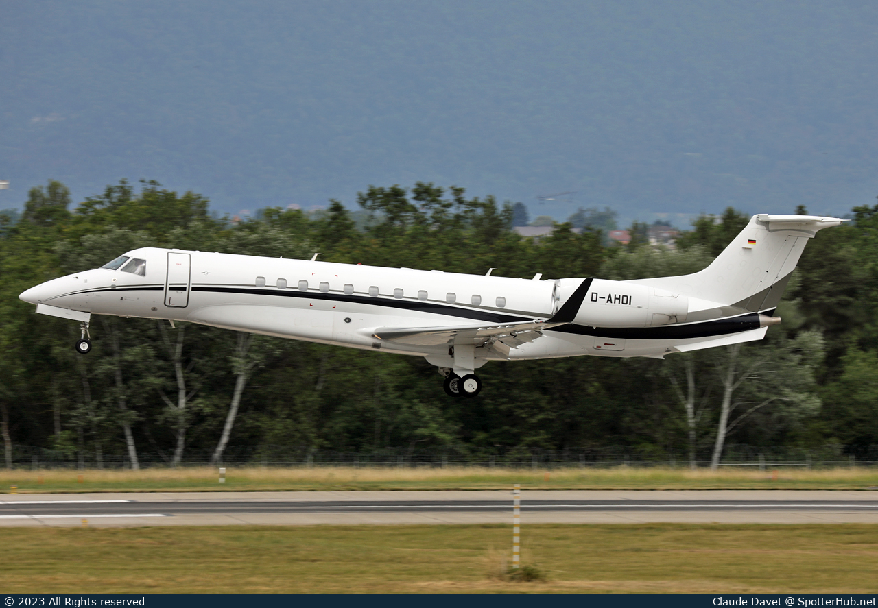 Photo of D-AHOI - Embraer Legacy 650 operated by Air Hamburg