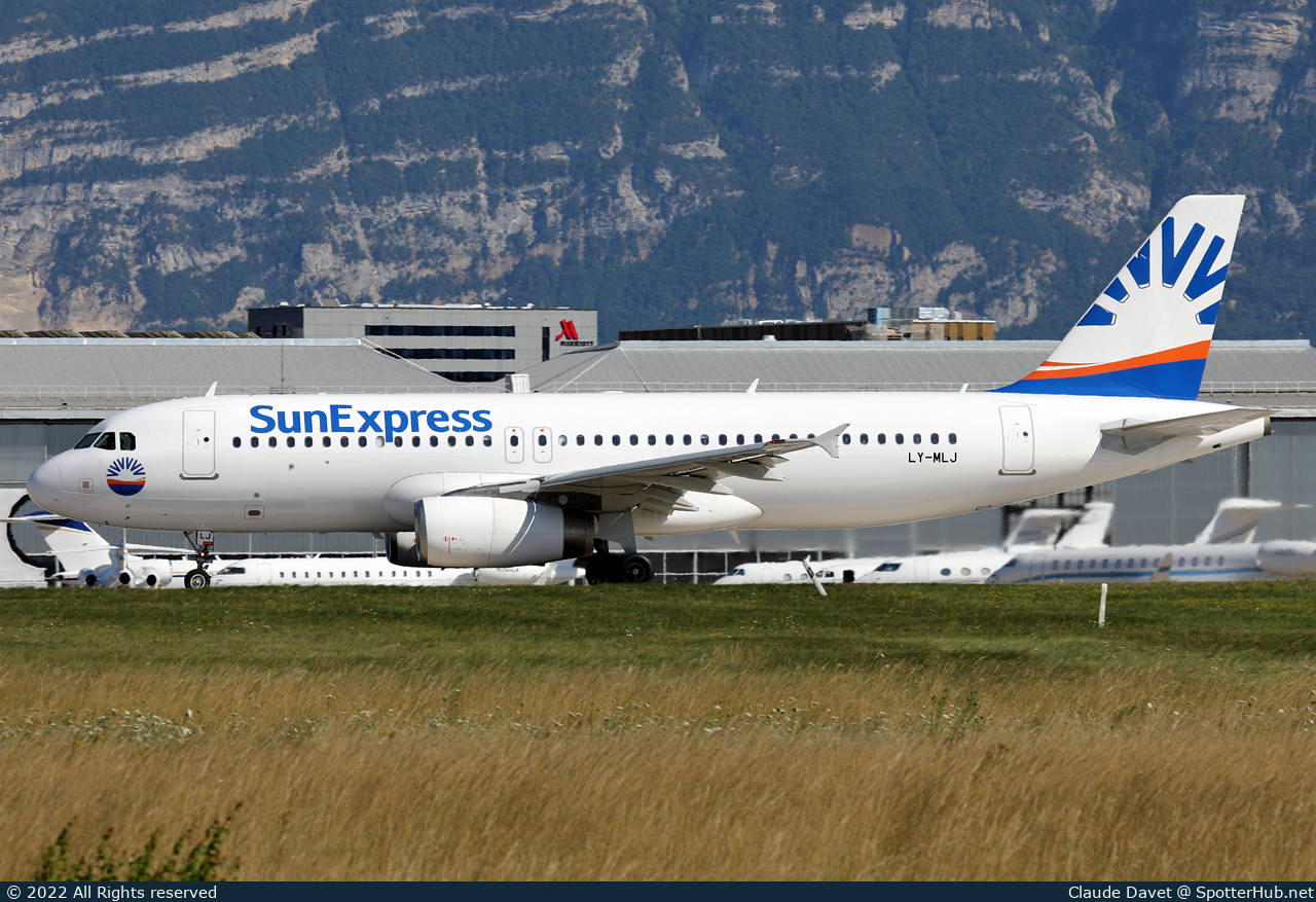 Photo of LY-MLJ - Airbus A320-232 operated by SunExpress (opb Avion Express)