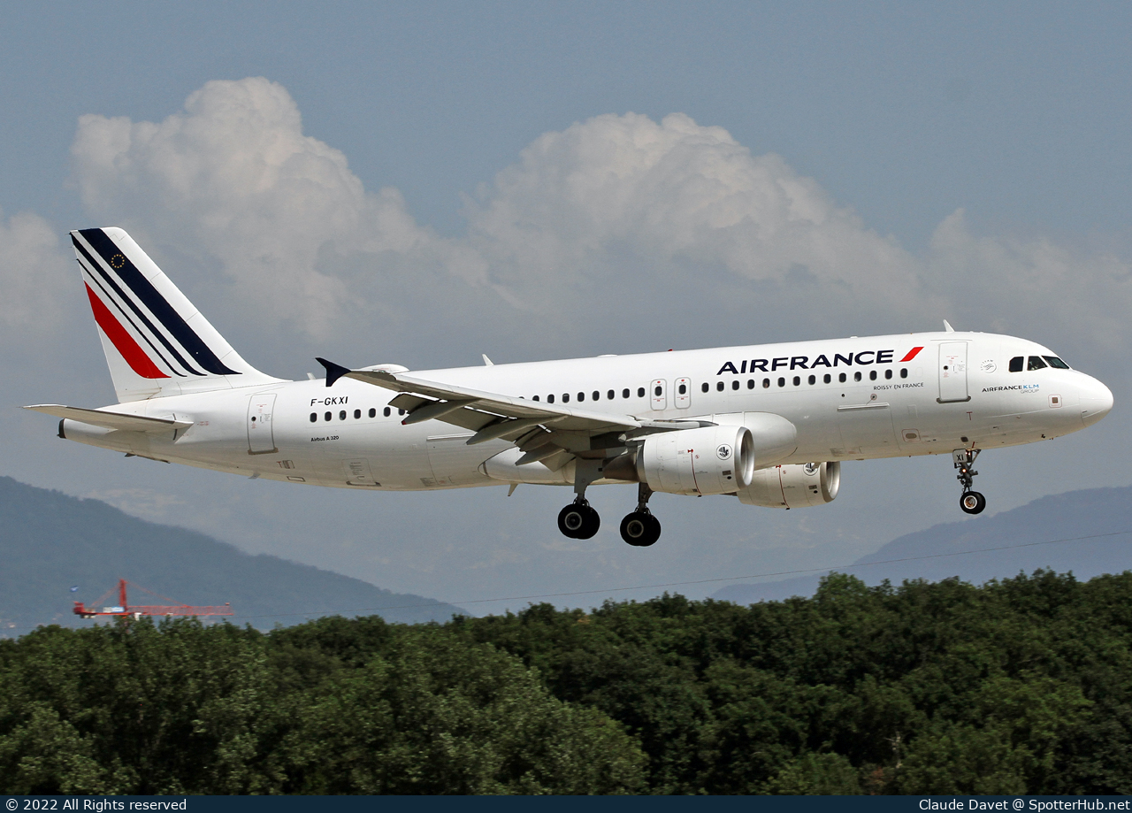 Photo of F-GKXI - Airbus A320-214 operated by Air France