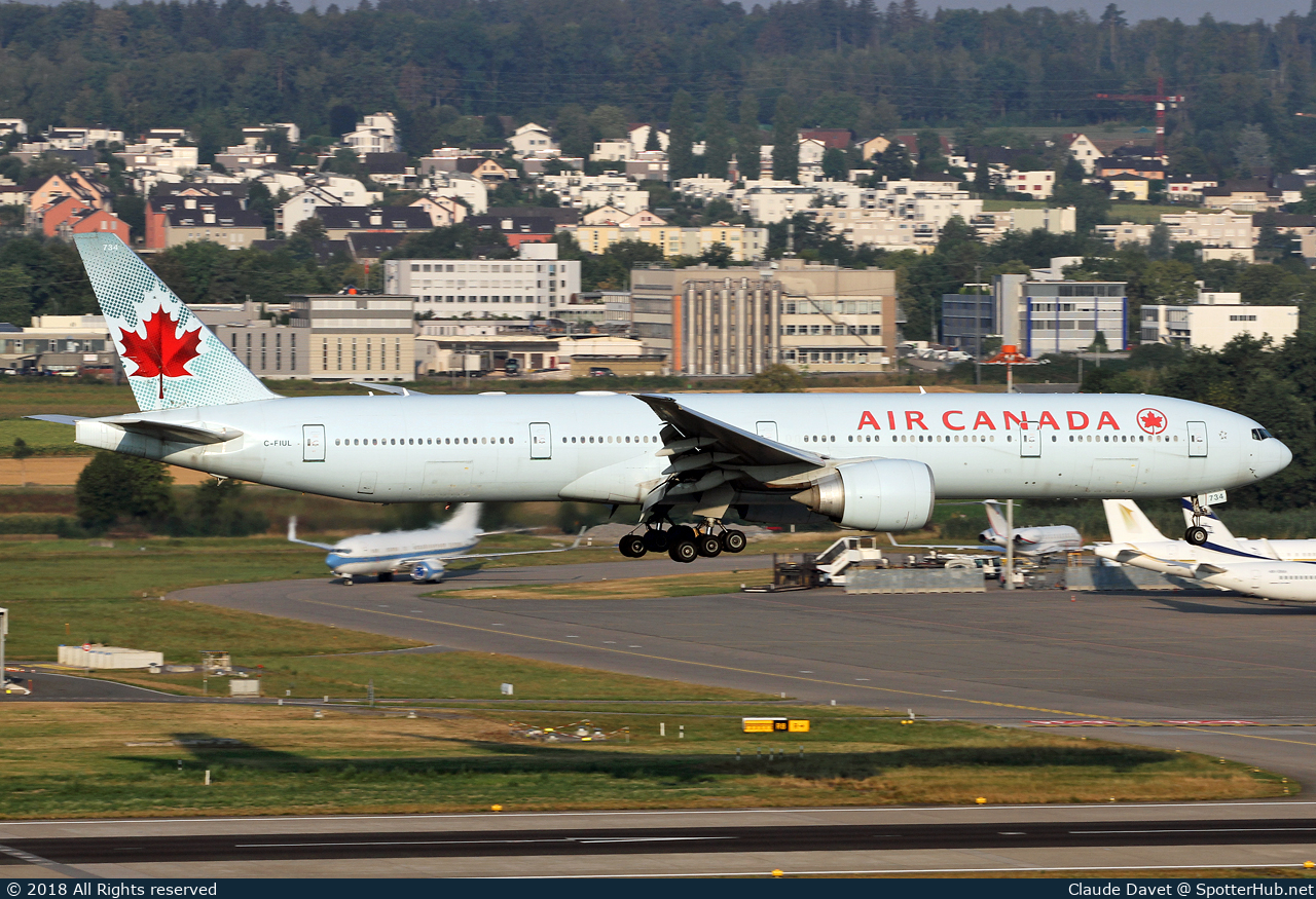 Photo of C-FIUL - Boeing 777-333(ER) operated by Air Canada