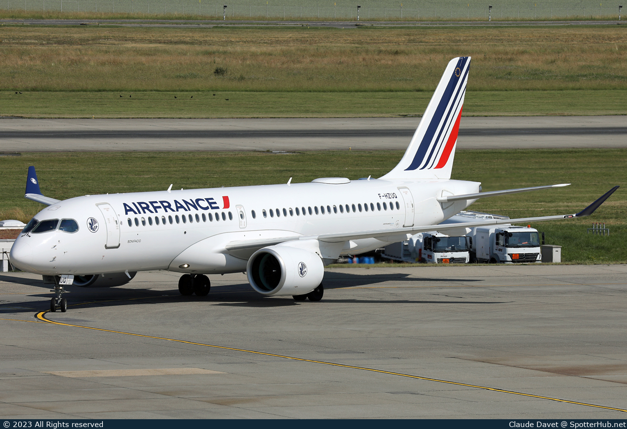 Photo of F-HZUQ - Airbus A220-300 operated by Air France