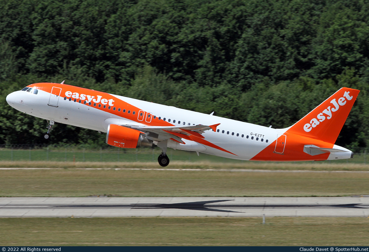 Photo of G-EZTT - Airbus A320-214 operated by easyJet