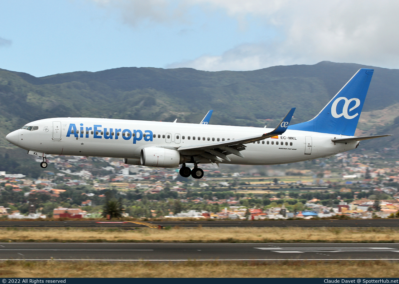 Photo of EC-MKL - Boeing 737-85P operated by Air Europa