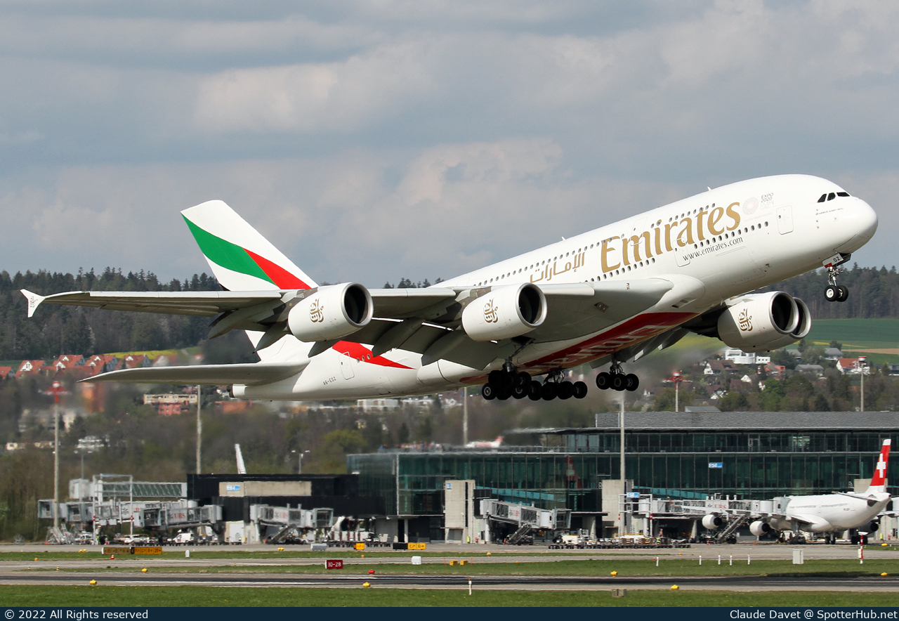 Photo of A6-EOZ - Airbus A380-861 operated by Emirates
