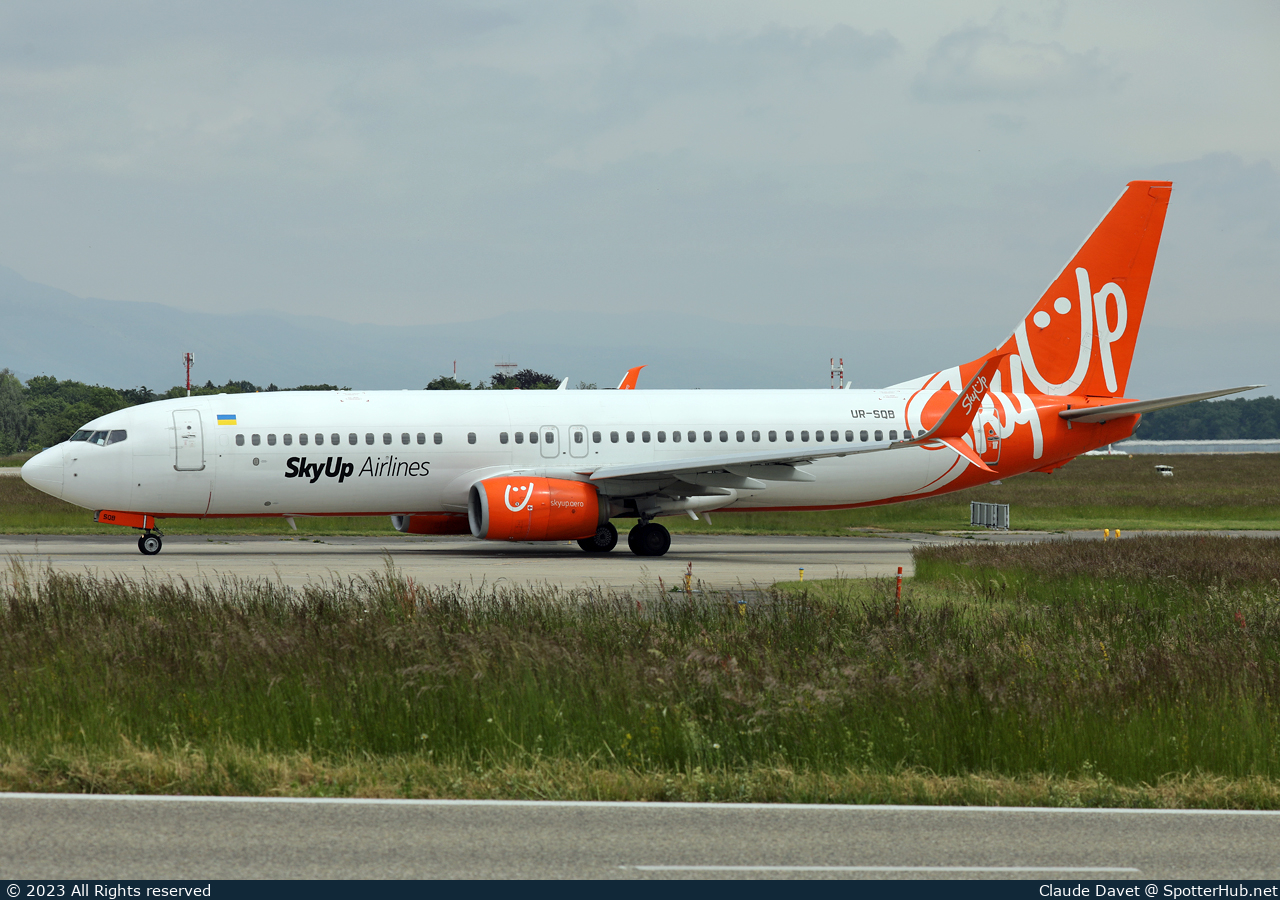 Photo of UR-SQB - Boeing 737-8H6 operated by SkyUp Airlines