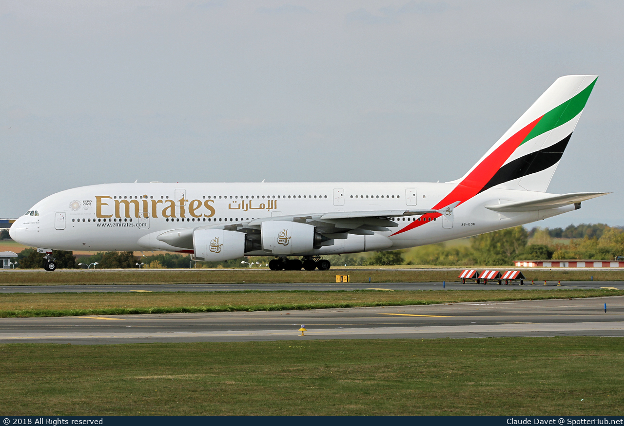Photo of A6-EDK - Airbus A380-861 operated by Emirates