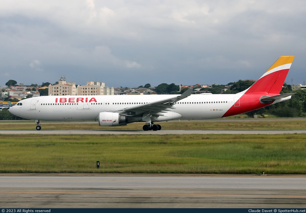 Photo of EC-LZJ - Airbus A330-302 operated by Iberia