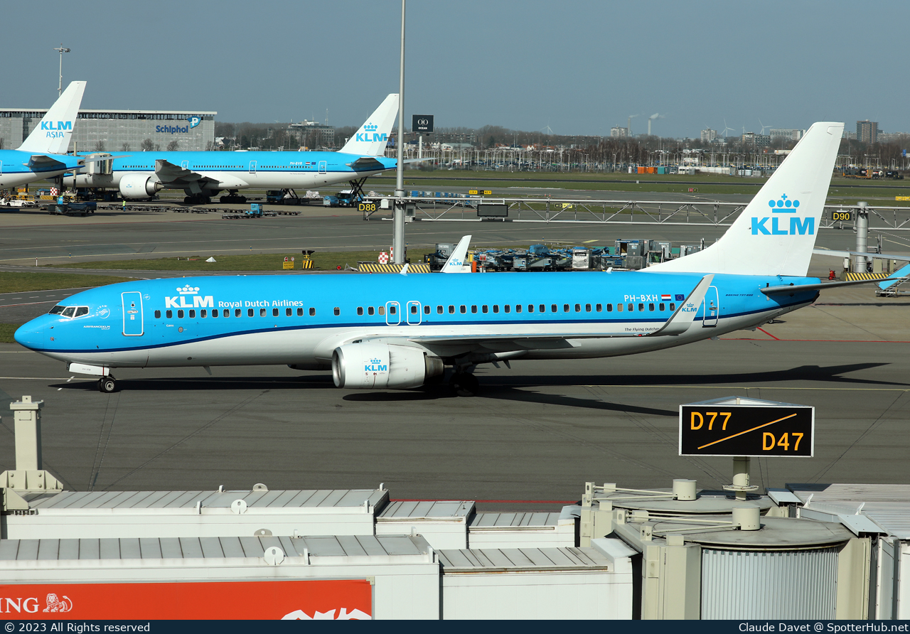 Photo of PH-BXH - Boeing 737-8K2 operated by KLM Royal Dutch Airlines