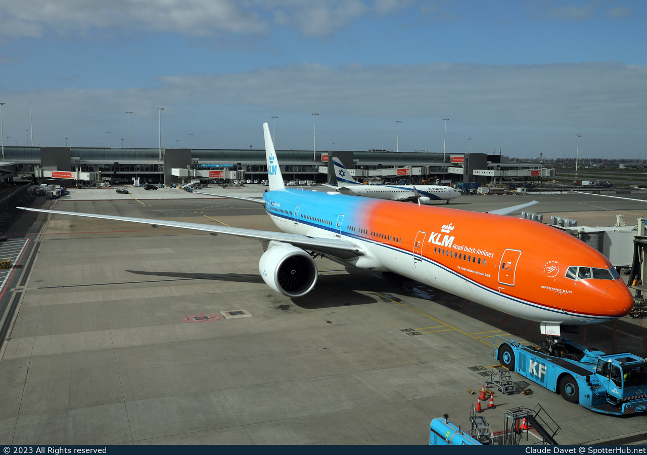 Photo of PH-BVA - Boeing 777-306(ER) operated by KLM Royal Dutch Airlines