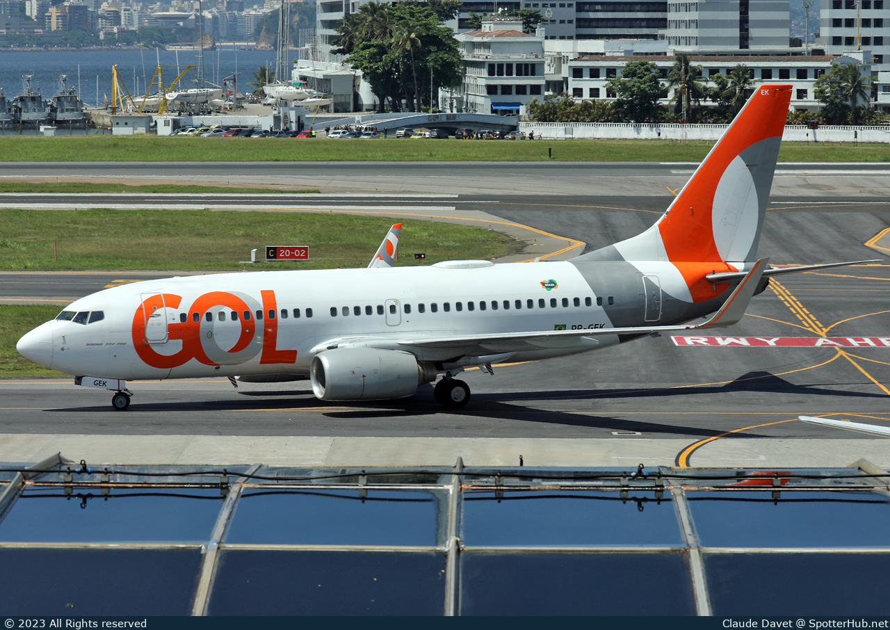 Photo of PR-GEK - Boeing 737-76N operated by GOL Linhas Aéreas
