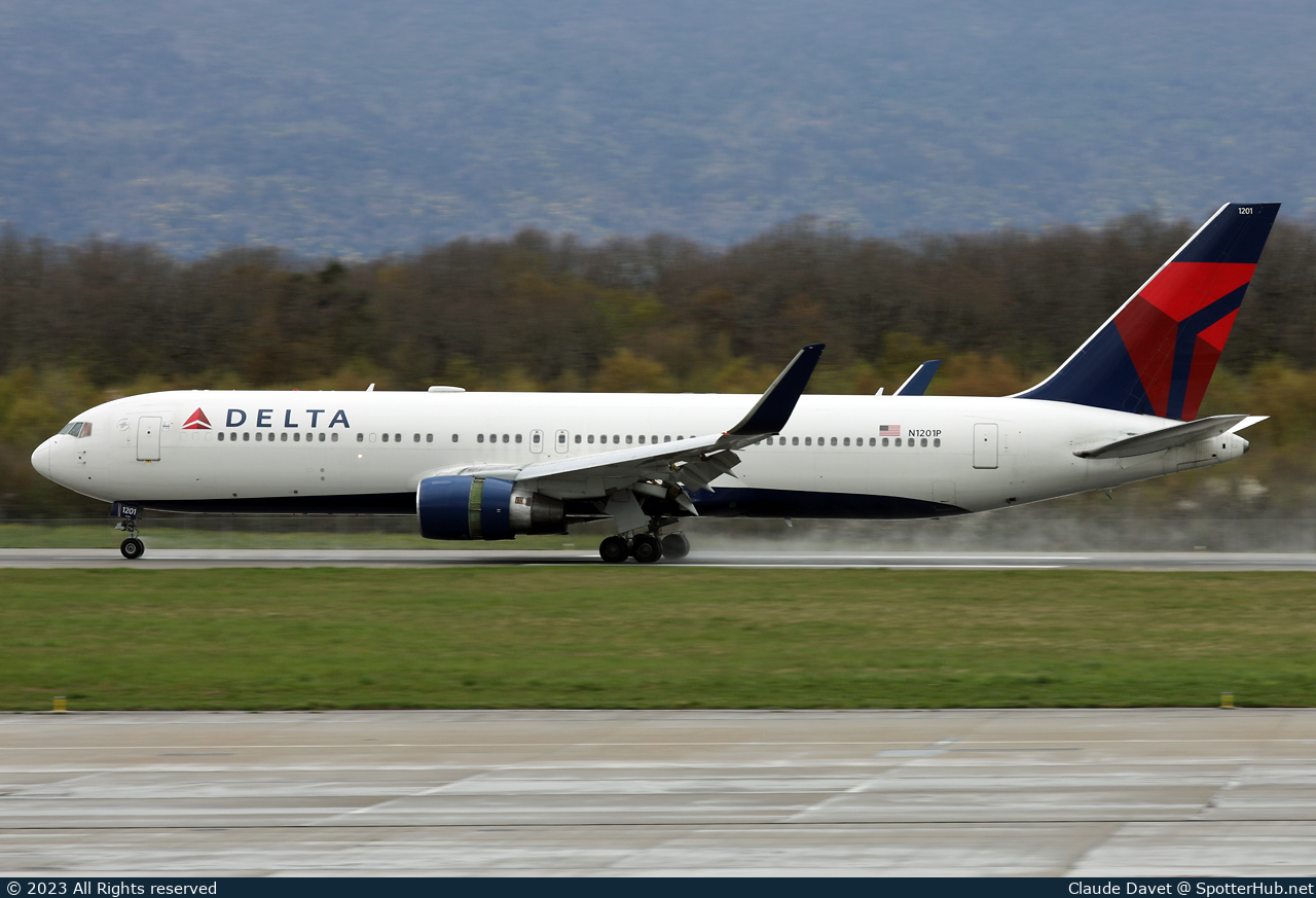 Photo of N1201P - Boeing 767-332(ER) operated by Delta Air Lines