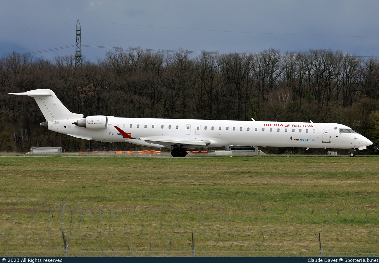 Photo of EC-MOX - Bombardier CRJ-1000 operated by Iberia Regional (opb Air Nostrum)