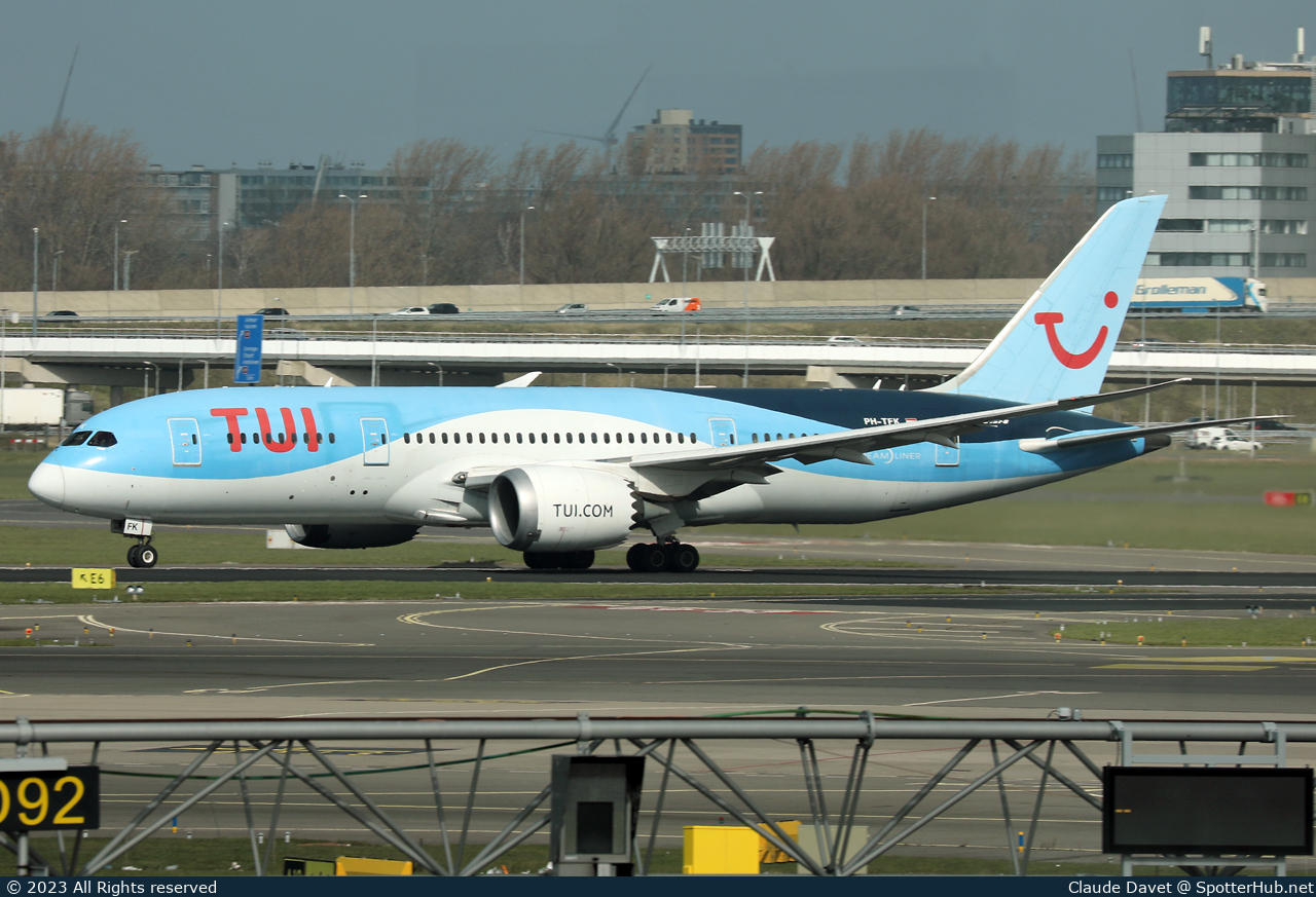 Photo of PH-TFK - Boeing 787-8 Dreamliner operated by TUI Airlines Nederland