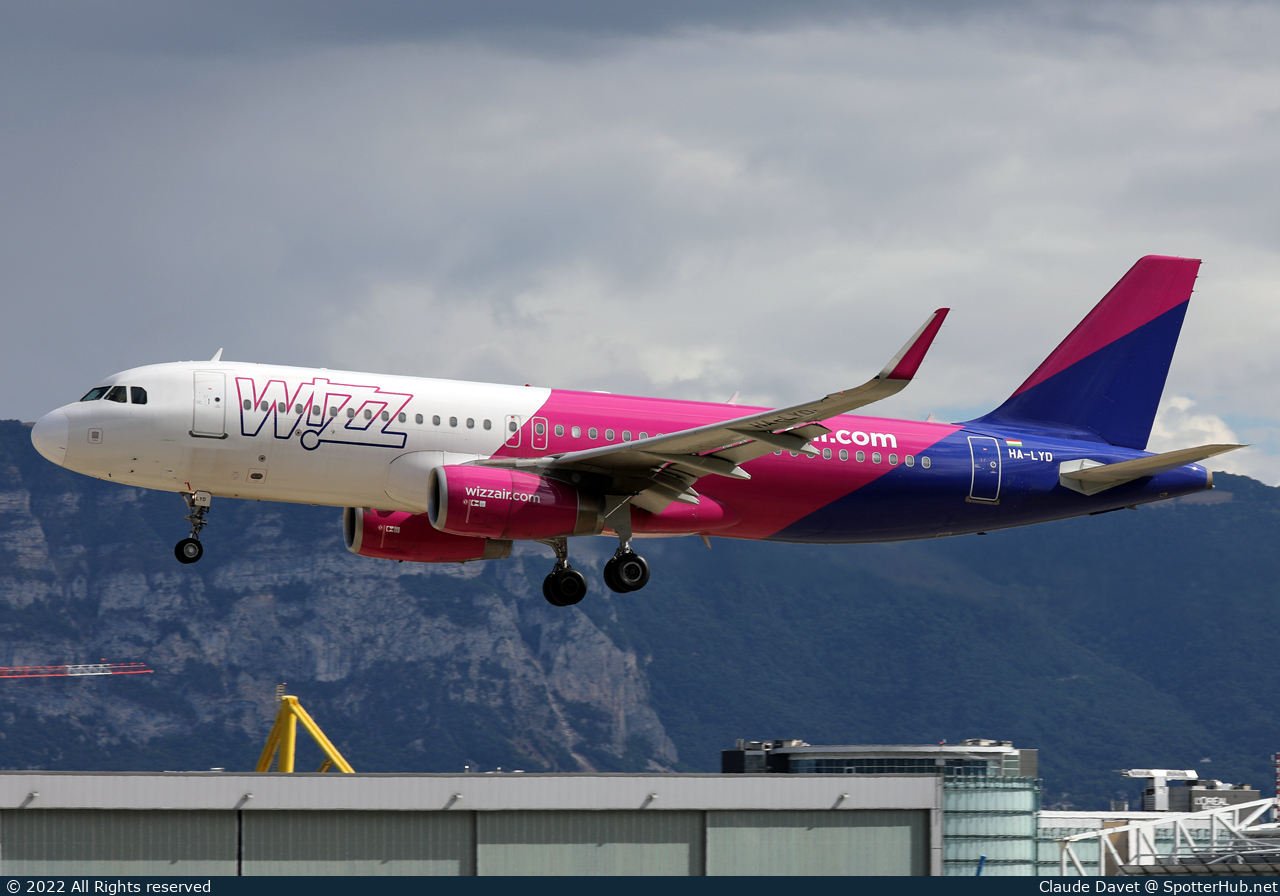 Photo of HA-LYD - Airbus A320-232 operated by Wizz Air