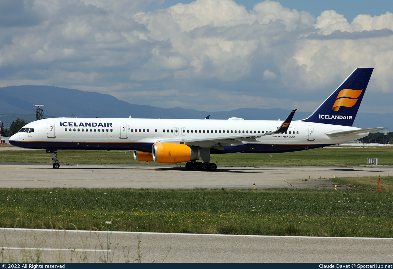 Photo of TF-ISJ - Boeing 757-256 operated by Icelandair