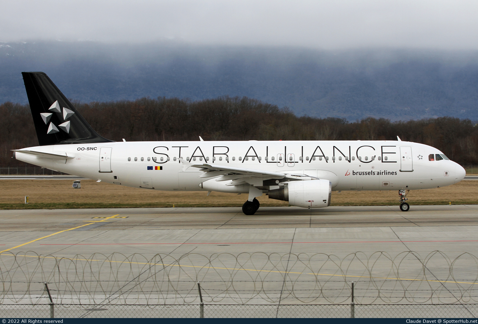 Photo of OO-SNC - Airbus A320-214 operated by Brussels Airlines