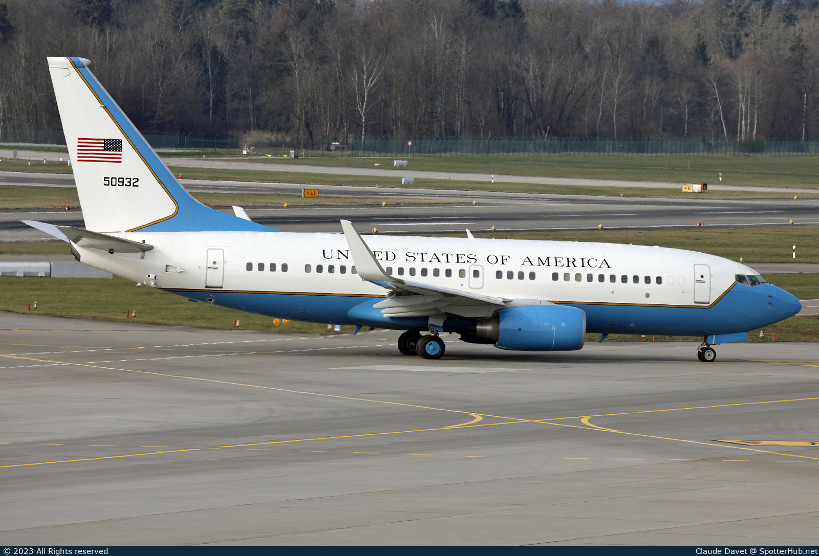 Photo of 05-0932 - Boeing C-40C operated by US Air Force